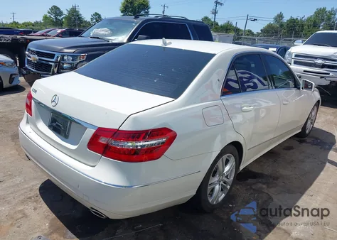 2011 Mercedes-Benz E 350 z USA, uszkodzony, nr VIN WDDHF5GB2BA360816